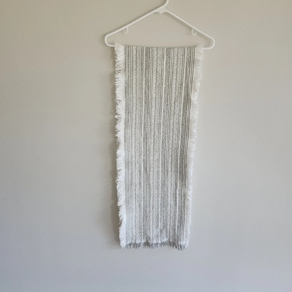 Elegant White and Gray Table Runner